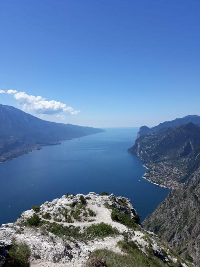 Апартаменты La Volta Del Garda Торболе Экстерьер фото